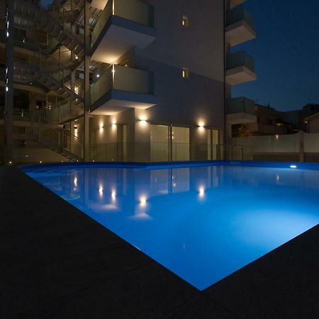 Residence Perla Verde Ричоне Екстериор снимка