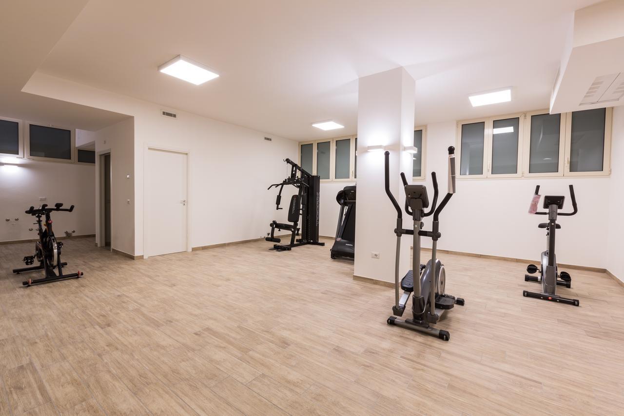Residence Perla Verde Ричоне Екстериор снимка