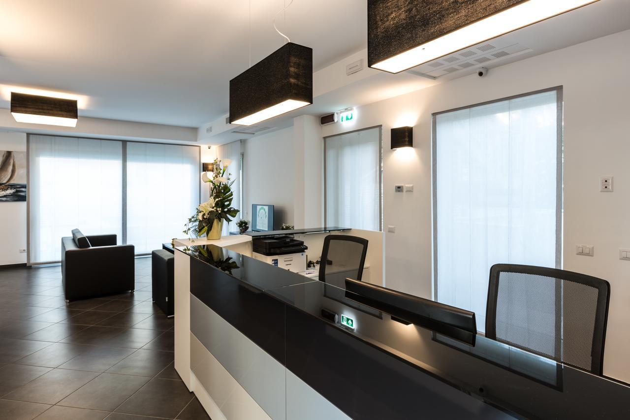 Residence Perla Verde Ричоне Екстериор снимка
