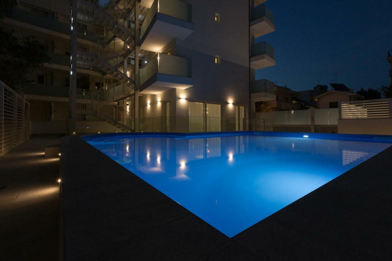 Residence Perla Verde Ричоне Екстериор снимка
