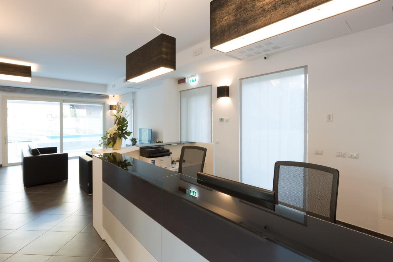 Residence Perla Verde Ричоне Екстериор снимка